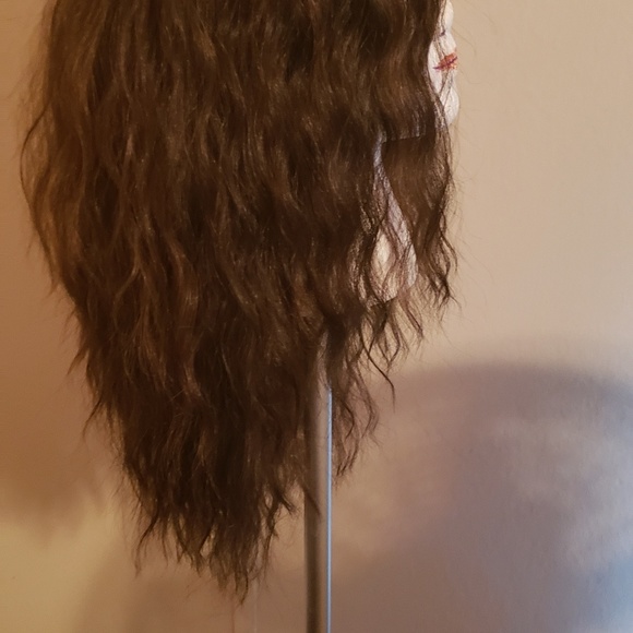 Vivica Fox Wig, synthetic, NWOT - Picture 2 of 8